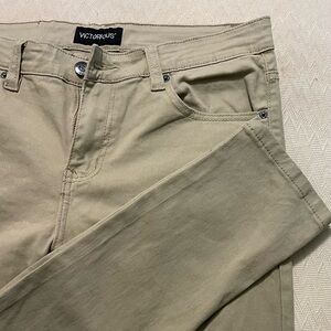 Victorious Men’s Tan pants in 34/32